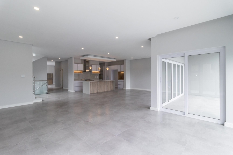 4 Bedroom Property for Sale in Flamingo Vlei Western Cape